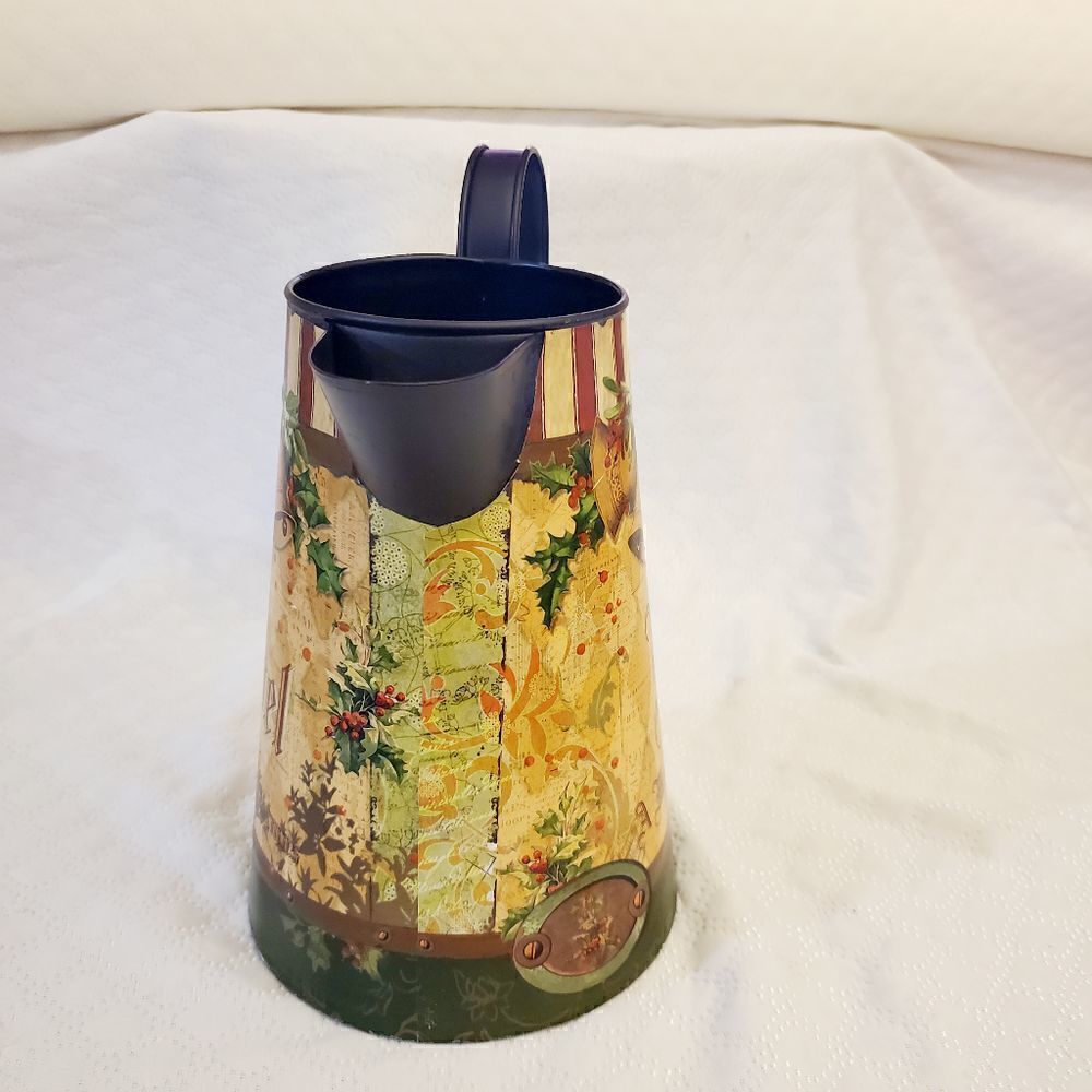 Christmas Traditional Style Pitcher - Picture 3 of 7